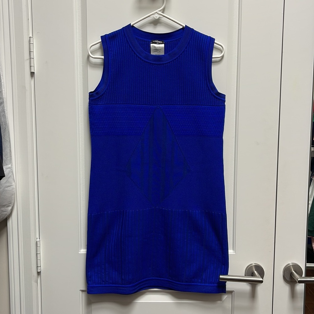 Chanel women dress size M 38. Fits S-M